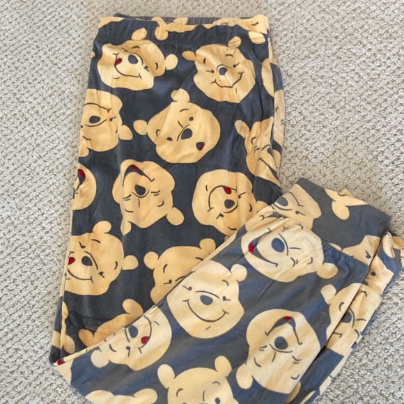 Disney Red and Gray Winnie the Pooh Pajama Set, Women’s Size XL (top and bottom) - Picture 3 of 8